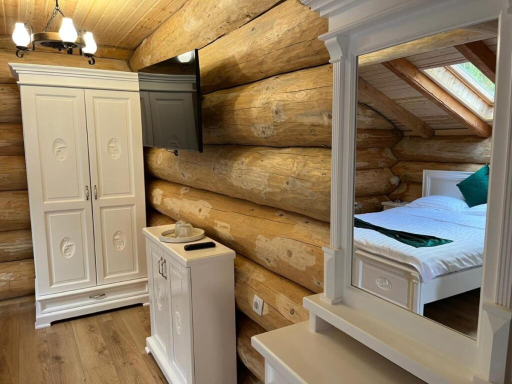 Camere stil modern/rustic in Bucovina